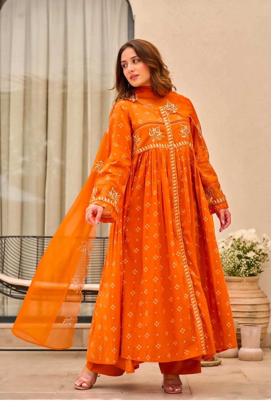 Amber Noor Embroidered Kurta Set